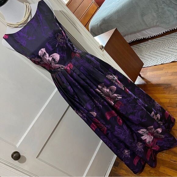 ⬇️REDUCED!! ADRIANNA PAPELL | Purple Floral Gown Women's Size 12 - Picture 15 of 16